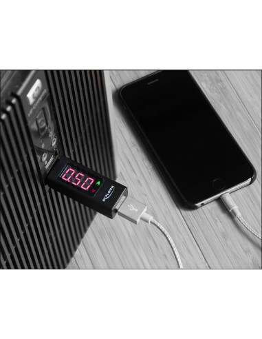 DELOCK αντάπτορας USB 65569 με οθόνη ένδειξης V/A, έως 5V/4A, μαύρος