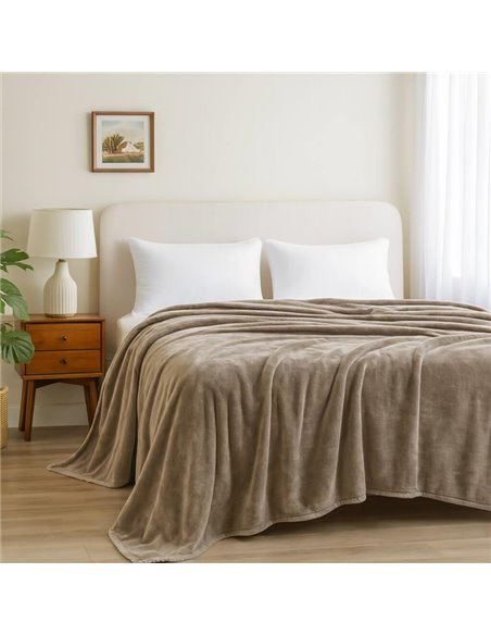 Κουβέρτα υπέρδιπλη μπεζ βελουτέ από 100% polyester 220x240εκ.
