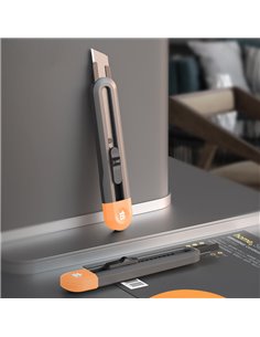 DELI κοπίδι HT4018C με αυτόματο κλείδωμα, πλαστικό, 18mm, γκρι