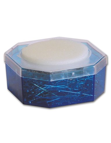 Καρφίτσες σε κουτί