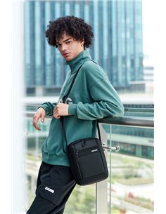 GOLDEN WOLF τσάντα ώμου GKB00732 με θήκη tablet, 3L, μαύρη